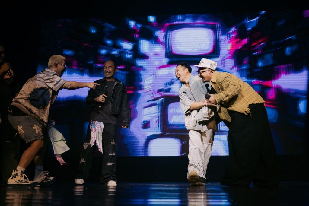 Gallery - Đinh Tiến Đạt ra mắt MV “Chia tay rồi mới biết”, mời dàn “anh tài” khuấy đảo fancon | Moli Star - image 5