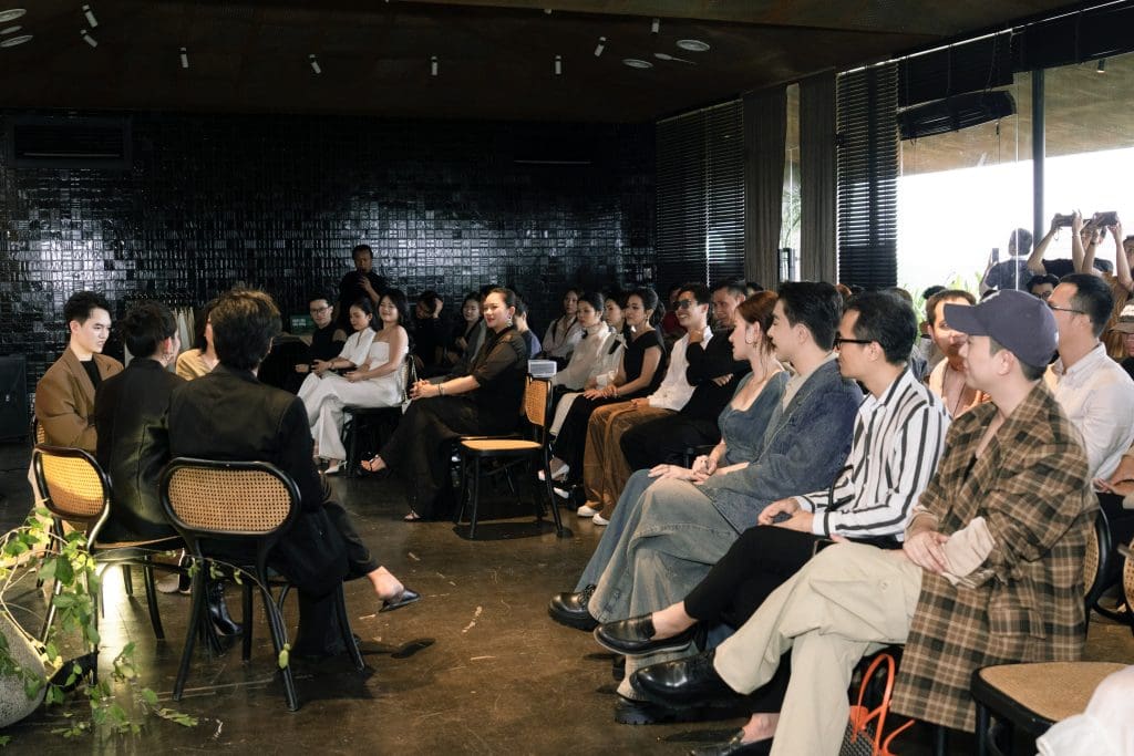 Gallery - Từ người vẽ tranh truyền thần, Phan Đăng Hoàng 2 năm liên tiếp tạo dấu ấn tại Milano Fashion Week | Moli Star - image 1