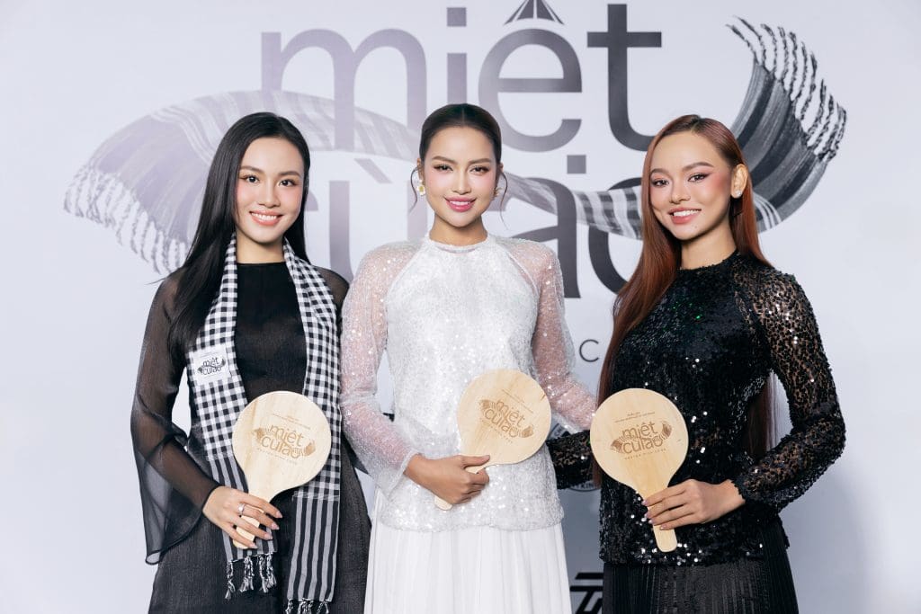 Gallery - Nguyễn Minh Công bùng nổ với “Miệt Cù Lao”: Show diễn độc bản tái hiện tinh hoa bánh dân gian  | Moli Star - image 2