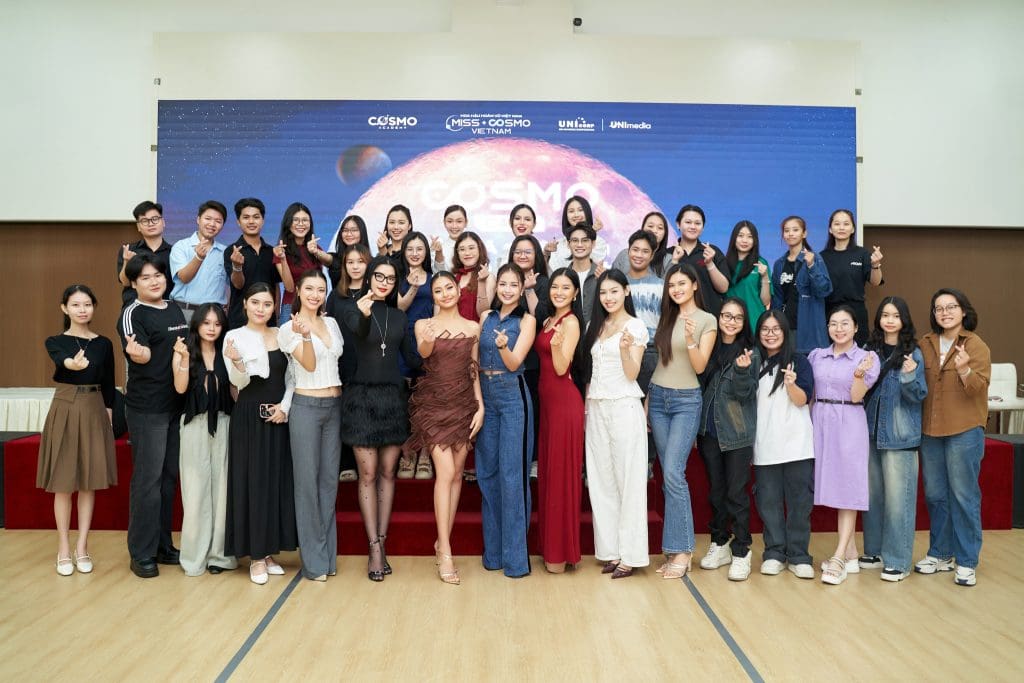 Gallery - Vượt nhiều cường quốc sắc đẹp, Giám đốc quốc gia Miss Cosmo Vietnam – Ngọc Châu lọt Top 5 “Best National Director” | Moli Star - image 2