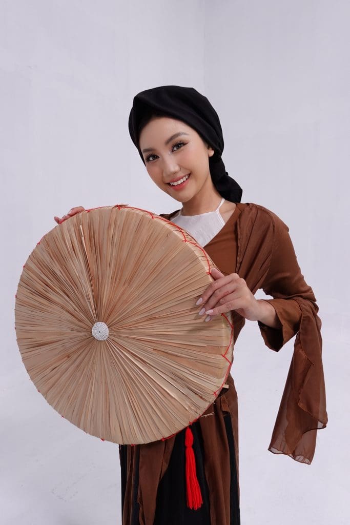 Gallery - ​​Hoa hậu Phương Linh biến hóa, khắc họa tình yêu Việt Nam trong hình hiệu Road To Miss Cosmo 2025 | Moli Star - image 6
