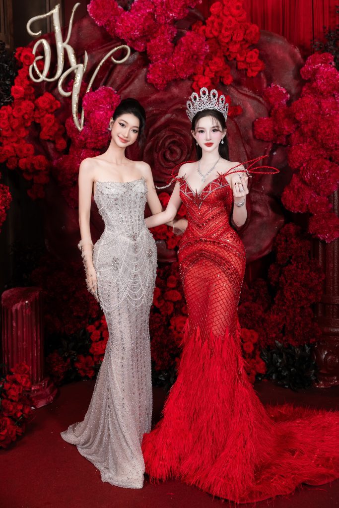 Gallery - Lâm Khánh Chi khoe đường cong, Hoàng Kim Ngân rạng rỡ trong tiệc sinh nhật của hoa hậu Kiều Vũ | Moli Star - image 2