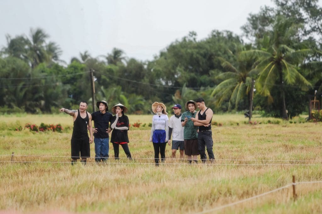 Gallery - “Chị Phiến” gặp sự cố khó đỡ, Ninh Anh Bùi – Nguyễn Tùng Dương tự hào kể lại dấu mốc cá nhân | Moli Star - image 2