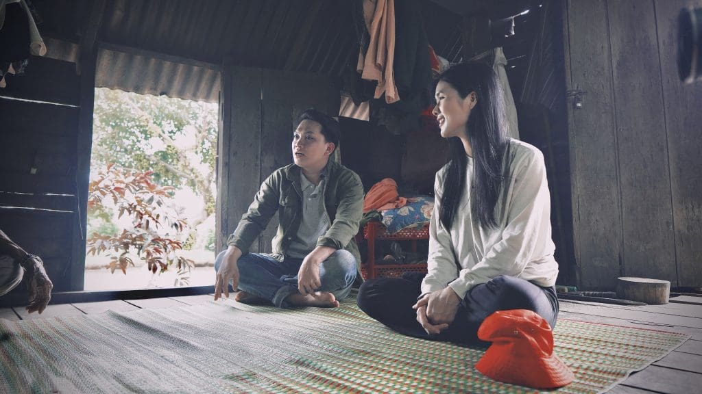 Gallery - Phúc Anh mời các em bé trong làng phong đóng MV “Trẻ vùng cao”, nối dài chuỗi hoạt động ý nghĩa | Moli Star - image 2