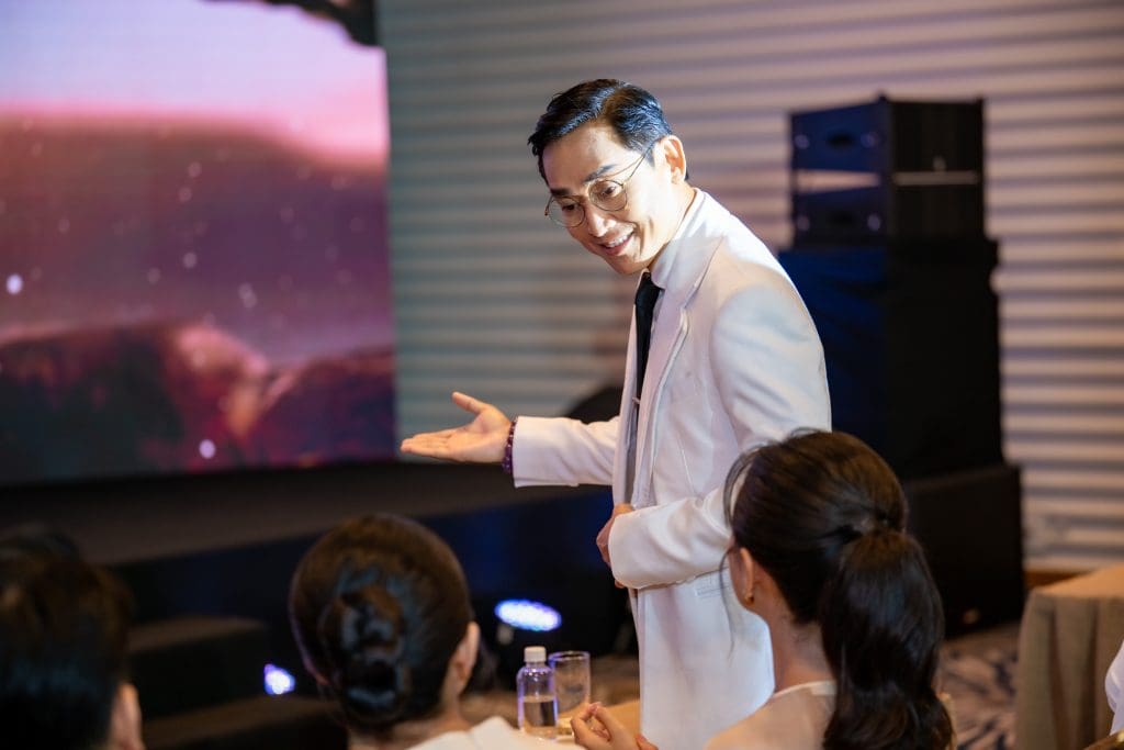 Gallery - Dàn sao tỏa sáng tại sự kiện nghệ thuật mùi hương: Hứa Vĩ Văn, Lê Hạ Anh chiếm spotlight | Moli Star - image 4