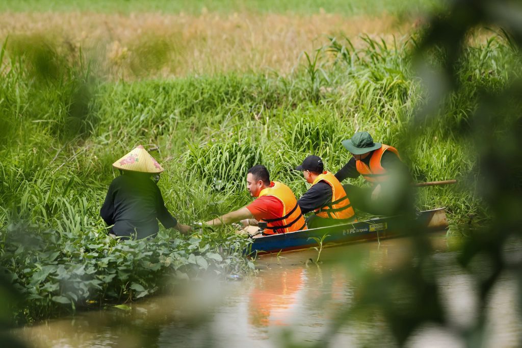 Gallery - Chi Pu, Hương Giang và Ninh Dương Story tá hỏa khi lần đầu chăm em tại tập 3 “Hàng xóm mới” | Moli Star - image 1