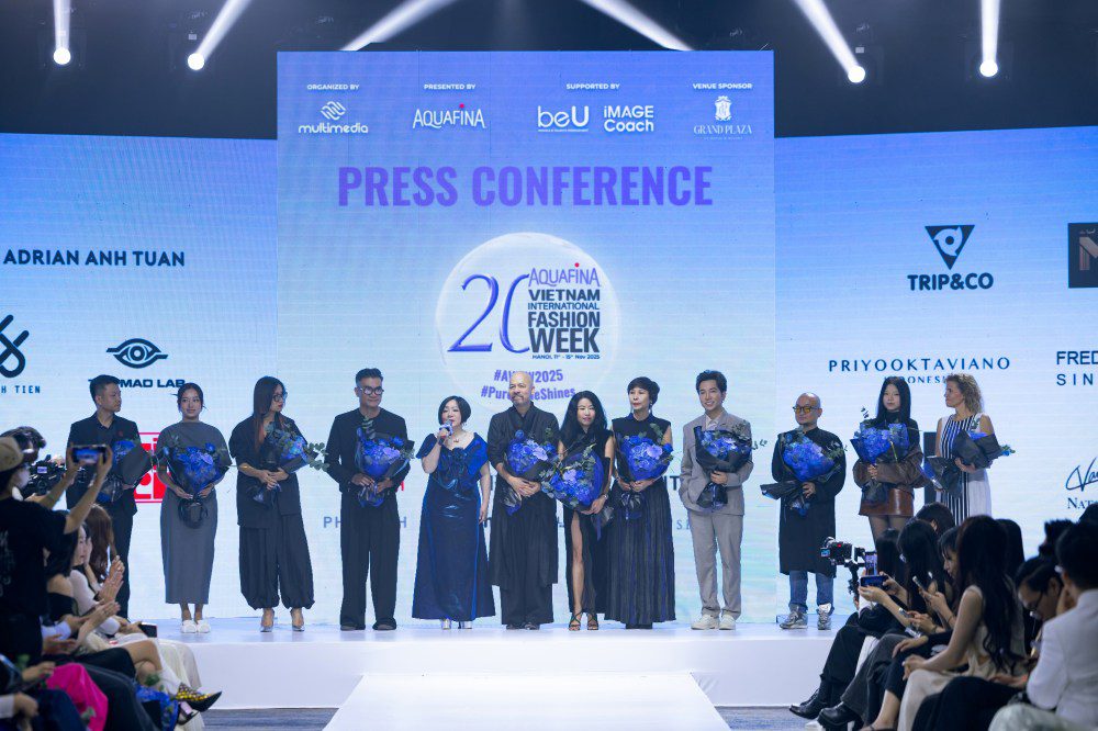 Gallery - Kỷ niệm 20 mùa, Vietnam International Fashion Week tôn vinh bản sắc thời trang Việt  | Moli Star - image 1