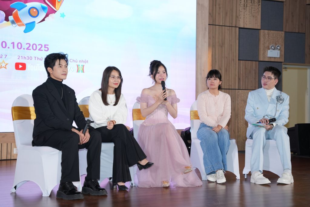 Gallery - Gin Tuấn Kiệt – Lâm Vỹ Dạ làm “thầy giáo – cô giáo” trong show thực tế mới “Trường học siêu sao” | Moli Star - image 3