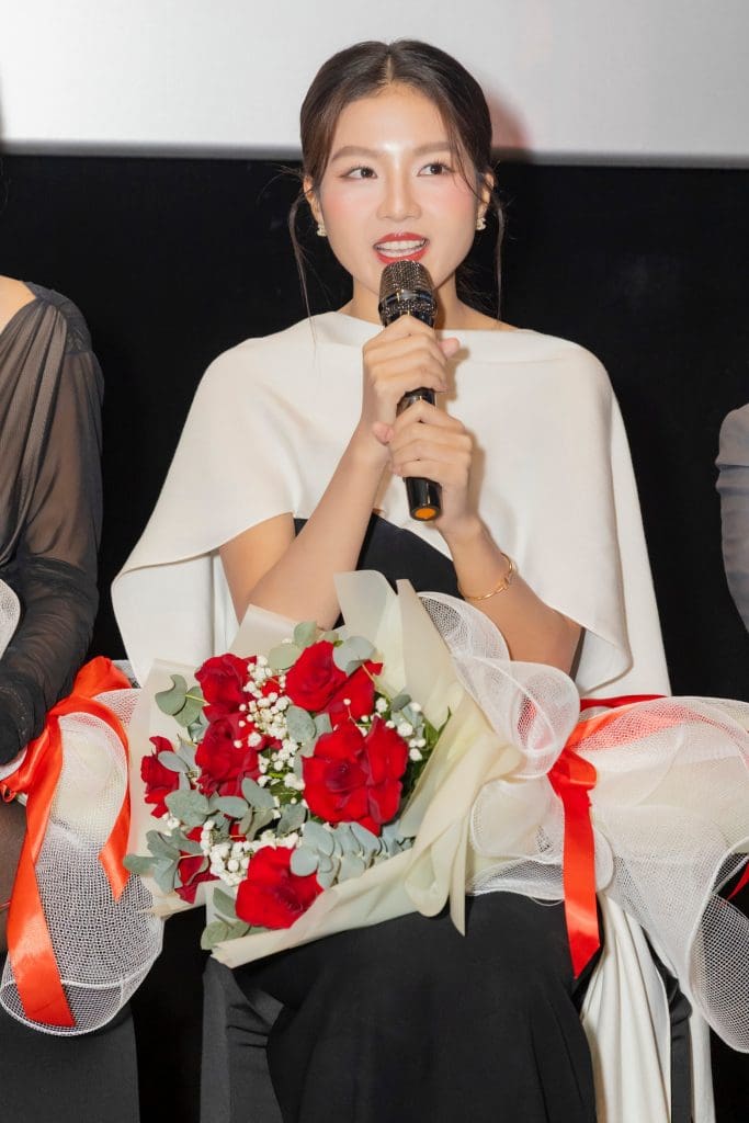 Gallery - Dàn sao Lương Gia Huy, Bích Ngọc, Thái Trà My, Dũng Bino ra mắt phim “Bịt mắt bắt nai” sau 3 năm bấm máy | Moli Star - image 3