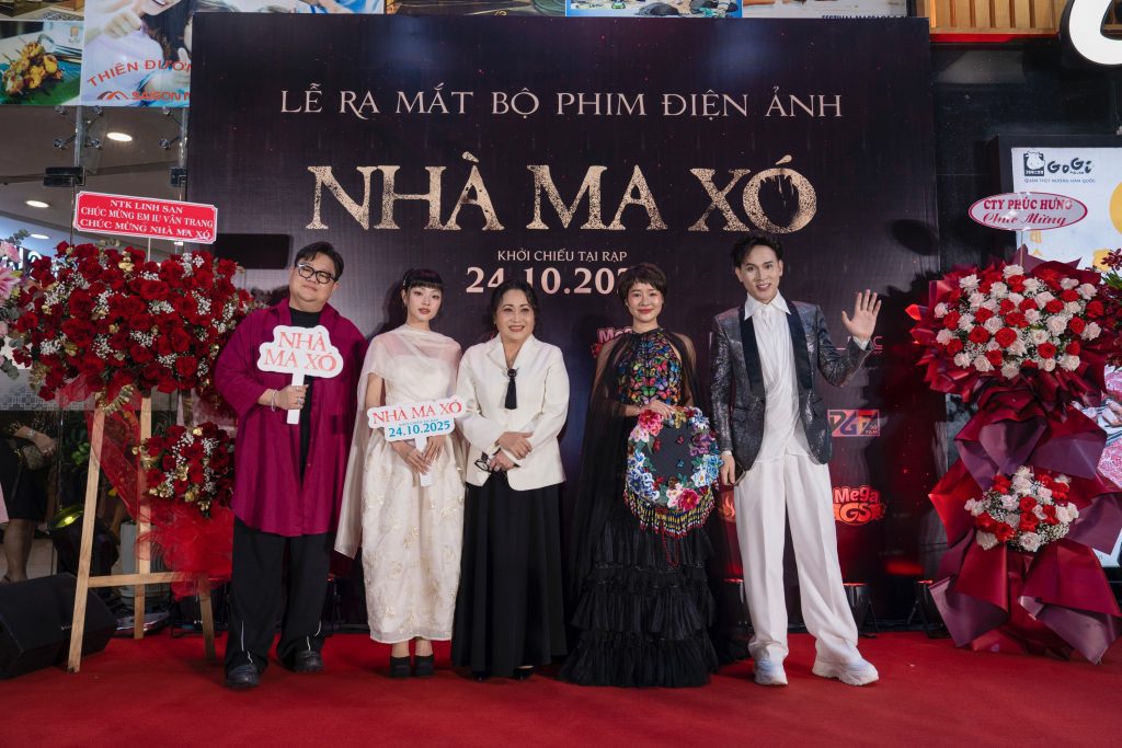 Gallery - Vân Trang – Huỳnh Đông sánh đôi nổi bật, Hoài Lâm bảnh bao trên thảm đỏ “Nhà ma xó” | Moli Star - image 4