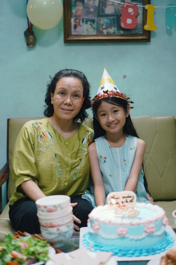 Gallery - Giữa “công thức thương mại”, “Cục vàng của ngoại” lặng lẽ đi sâu vào sức mạnh của tình thân bà cháu | Moli Star - image 1