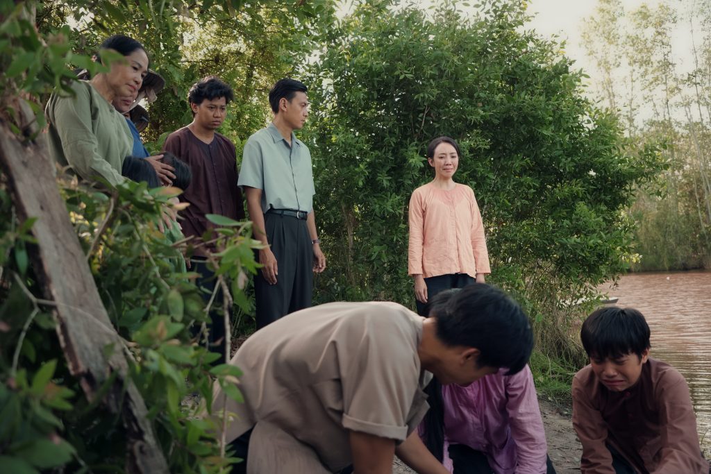 Gallery - Không phải Tiến Luật, Thu Trang gây bất ngờ khi công khai “người tình màn ảnh” Ngọc Thuận trong “Ai thương ai mến” | Moli Star - image 1