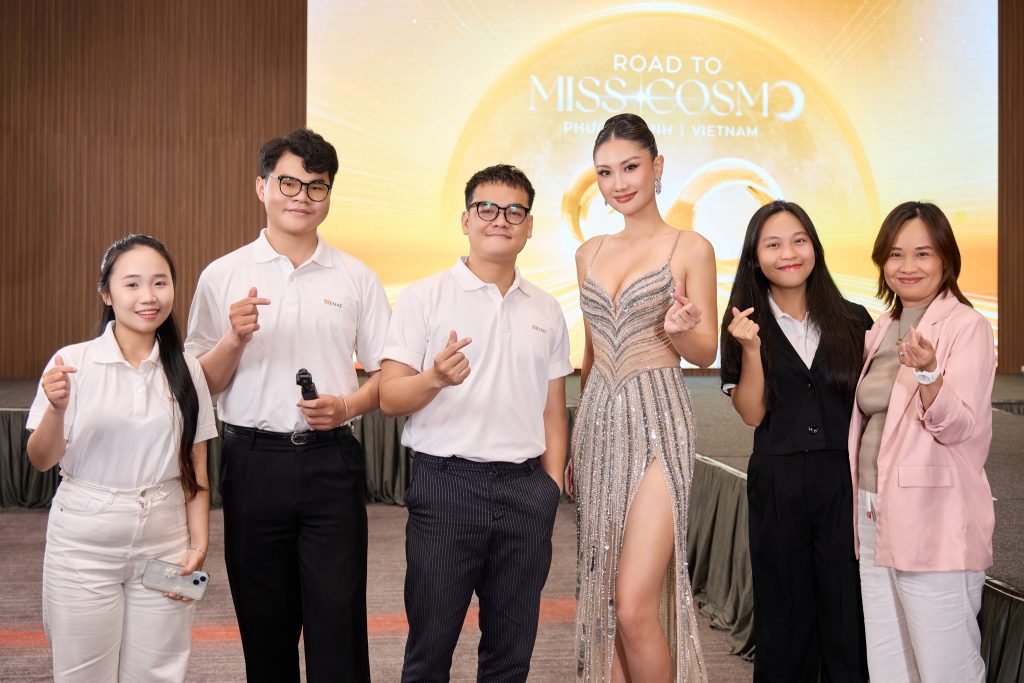 Gallery - Bật khóc trên sân khấu giả định, hoa hậu Phương Linh đối diện áp lực trước thềm nhập cuộc Miss Cosmo 2025 | Moli Star - image 6