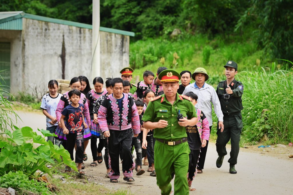 Gallery - Lê Dương Bảo Lâm, Song Luân rơi nước mắt khi thực hiện nhiệm vụ cuối cùng của “Chiến sĩ quả cảm” mùa 1 | Moli Star - image 8