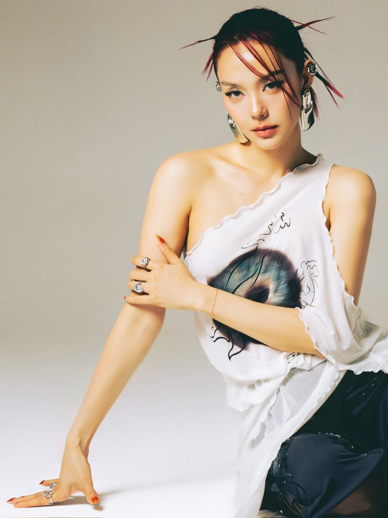 Gallery - Minh Hằng chính thức trở lại V-Pop sau 7 năm, chỉ 1 câu “Nhạc Dance is back” đã gây sốt   | Moli Star - image 3