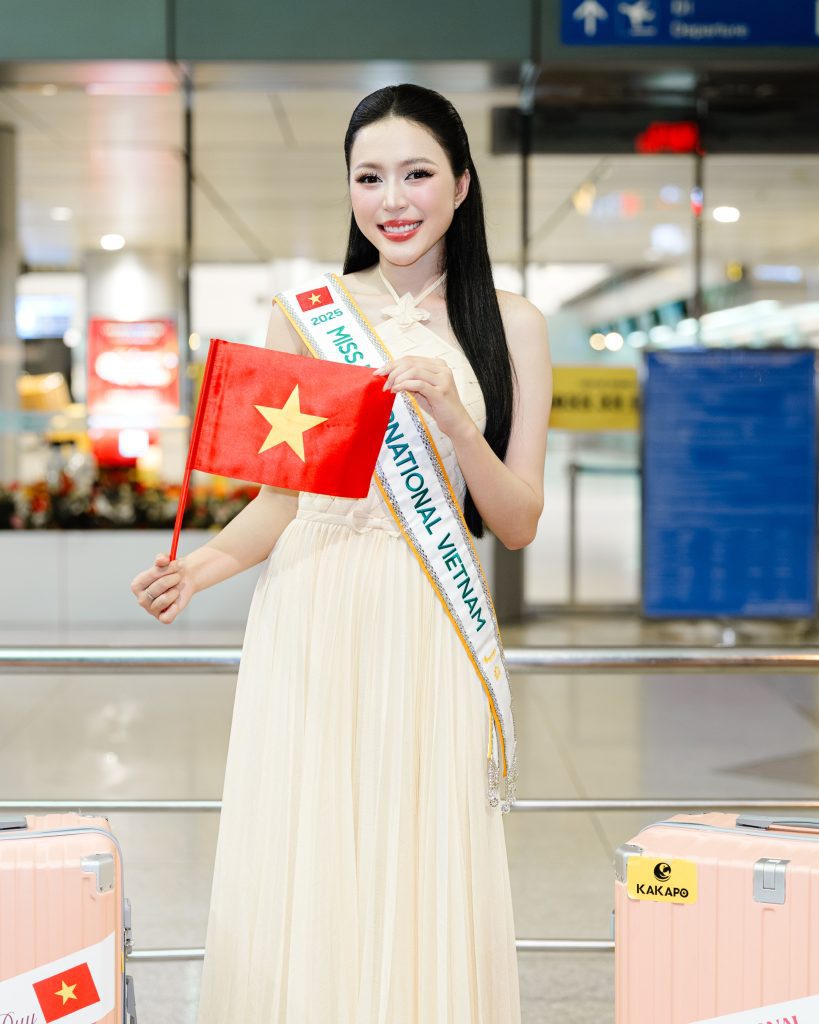 Gallery - Hoa hậu Kiều Duy mang 100 kg hành lý, 30 bộ trang phục sang Nhật sẵn sàng cho cuộc thi Miss International 2025 | Moli Star - image 6