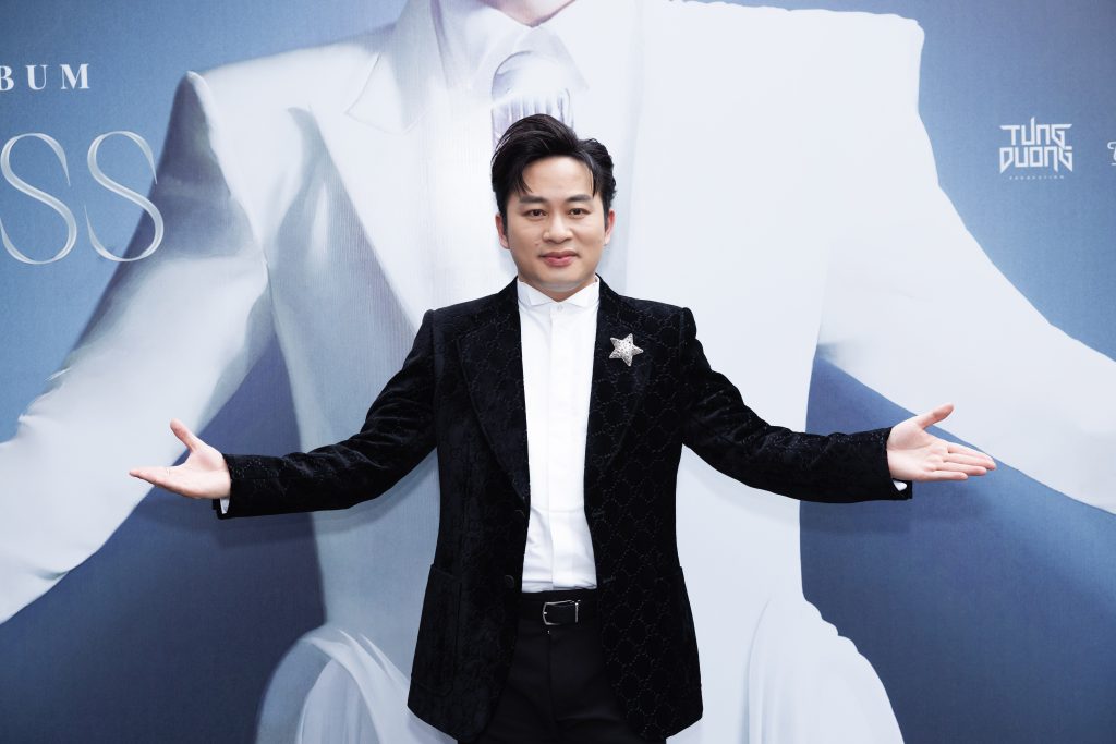 Gallery - Tùng Dương ra mắt đĩa than “The Voice – Timeless”: “Hát còn lỗi mới là con người chứ không phải A.I” | Moli Star - image 3