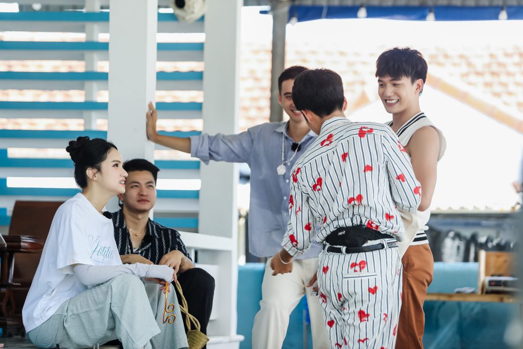 Gallery - Dàn sao “Mưa đỏ” đổ bộ “Hàng xóm mới”, An Trương – Nguyễn Tùng Dương chính thức đối đầu | Moli Star - image 2