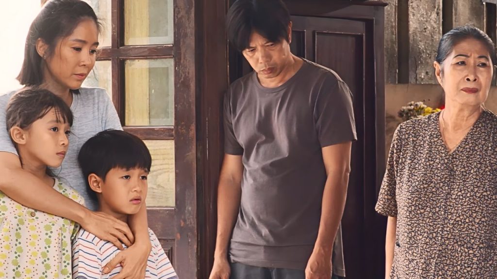 Gallery - Gia đình Thái Hòa – Lê Phương là người dưng, “nhặt” nhau trong “Cuộc chiến hạ lưu” | Moli Star - image 2