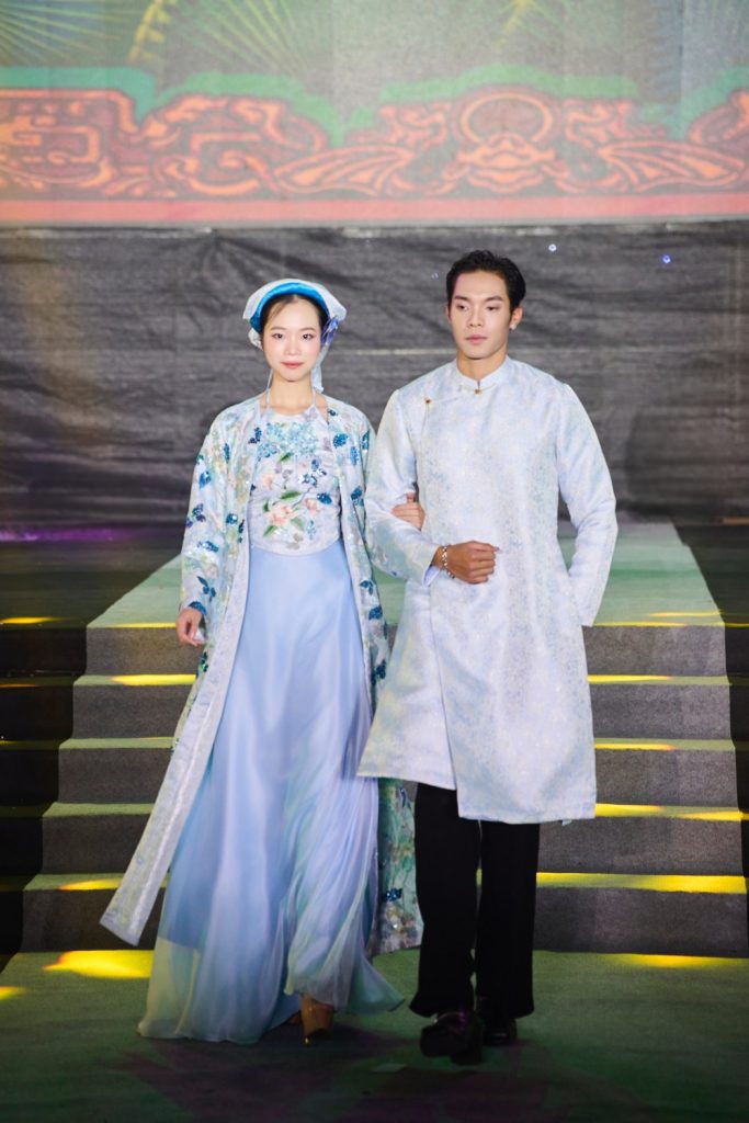 Gallery - NTK Quyên Nguyễn trình làng BST Nguyệt Lụa Phồn Hoa tại Lễ hội Áo dài Du lịch Hà Nội 2025 | Moli Star - image 3