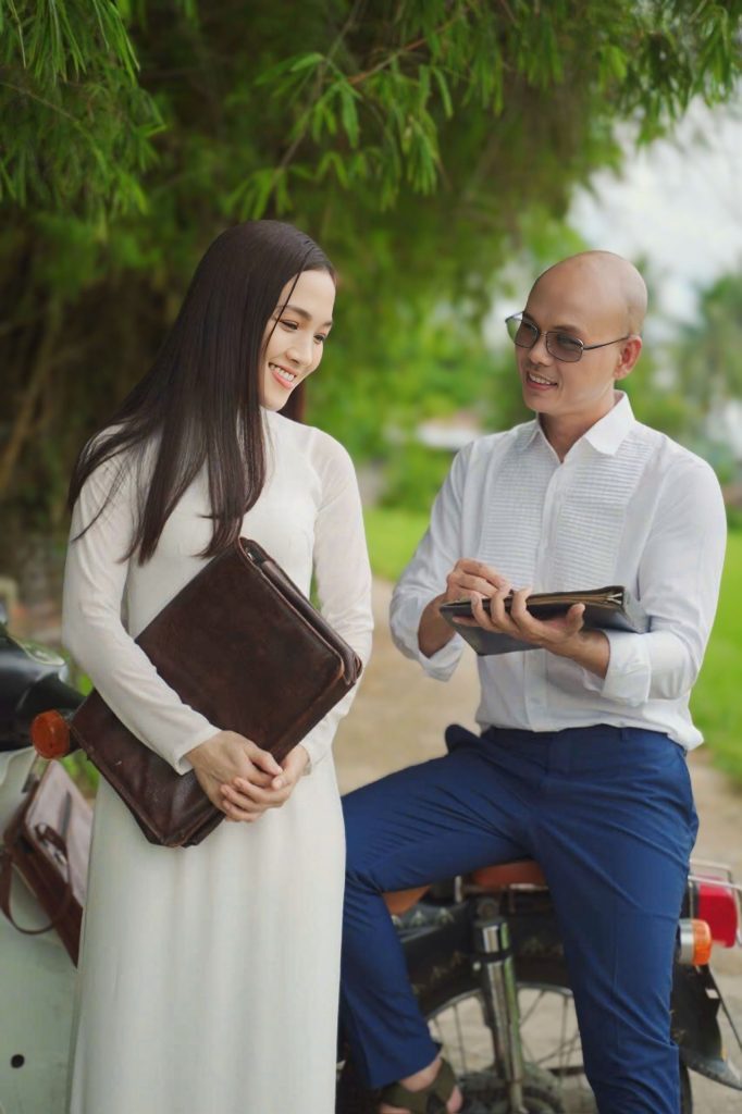 Gallery - Phan Đinh Tùng cùng bà xã tái hiện miền ký ức ngọt ngào trong MV mới “Cho tôi được trở về” | Moli Star - image 5