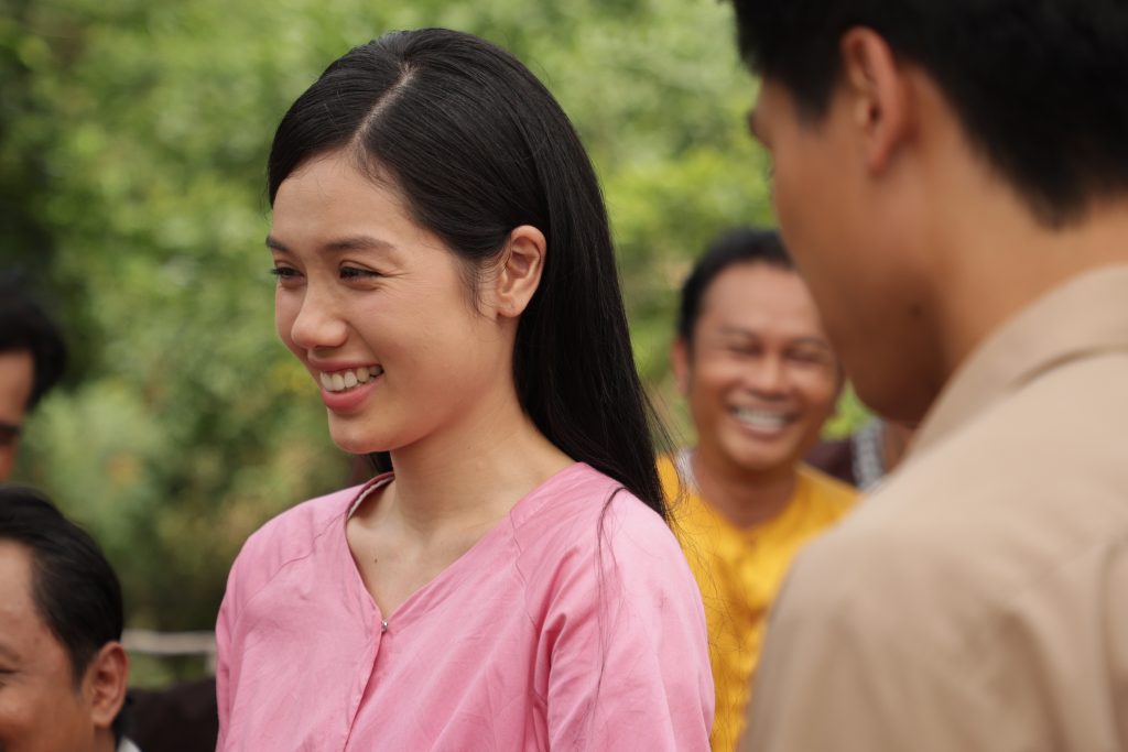 Gallery - Sau “Nụ hôn bạc tỷ”, Thu Trang tiếp tục mang đến câu chuyện về tình chị em trong “Ai thương ai mến” | Moli Star - image 3