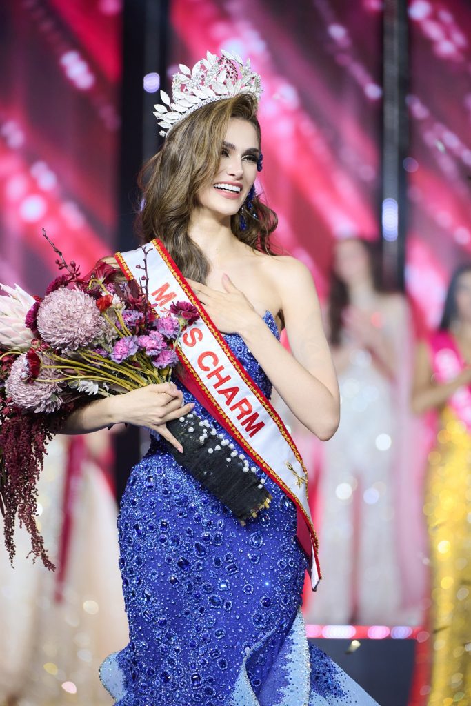 Gallery - Đại diện “cường quốc sắc đẹp” Venezuela đăng quang Miss Charm 2025, Mai Ngô dừng chân ở Top 12 | Moli Star - image 10