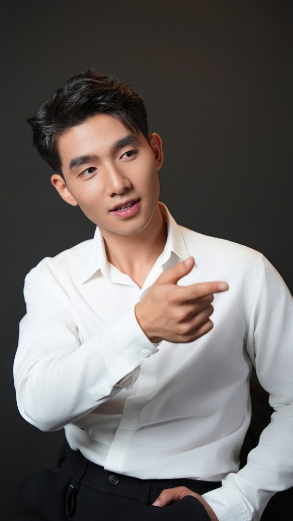 Gallery - Quốc Trường tái xuất màn ảnh rộng, kết hợp cùng hoa hậu Tiểu Vy trong phim điện ảnh “Ốc mượn hồn” | Moli Star - image 6