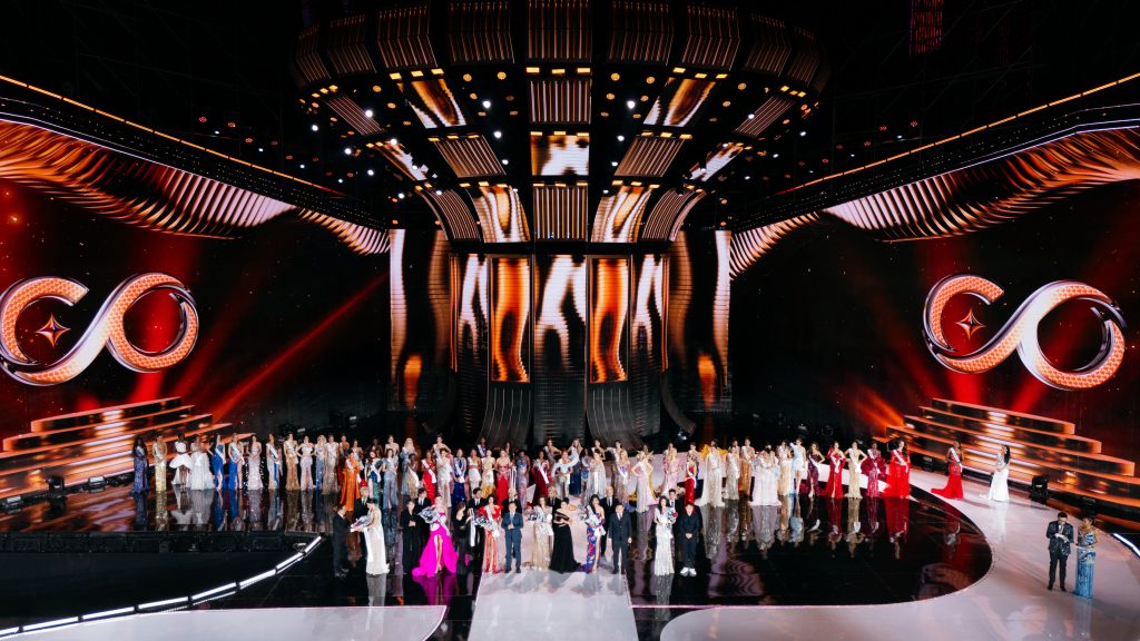 Gallery - Đại diện USA – Yolina Lindquist chính thức đăng quang Miss Cosmo 2025 | Moli Star - image 10