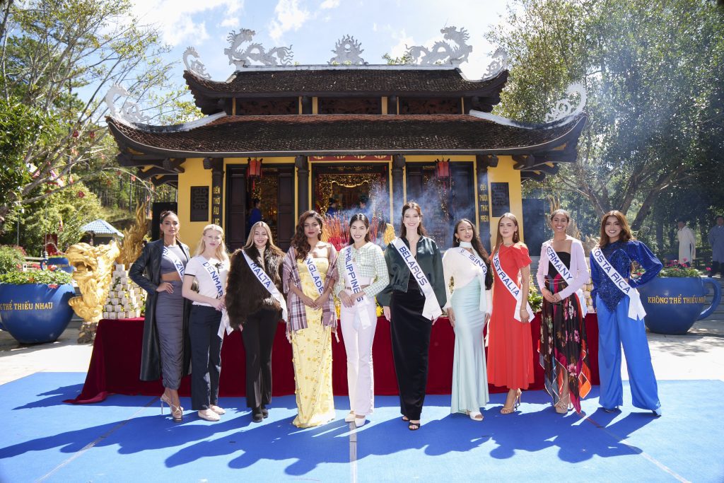 Gallery - Dàn mỹ nhân Miss Cosmo 2025 mang sắc màu Carnival lên sân khấu Lễ hội trà quốc tế 2025 | Moli Star - image 3