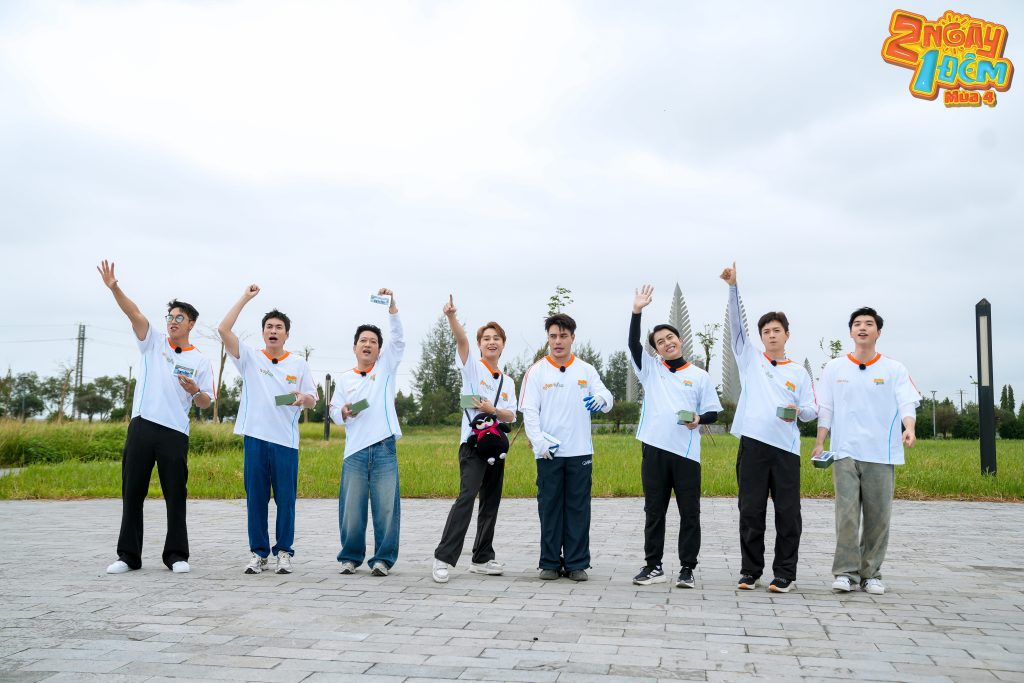 Gallery - Dàn cast “2 ngày 1 đêm” bồi hồi xúc động với những câu chuyện lịch sử tại “Vùng đất lửa” Quảng Trị | Moli Star - image 2