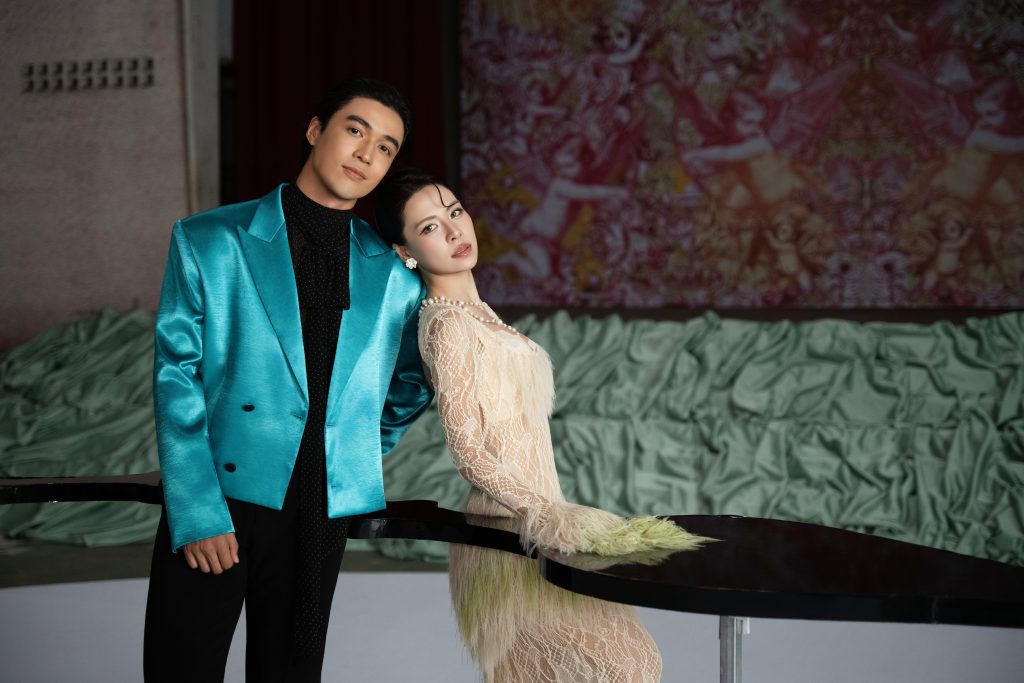 Gallery - Hà Nhi rời vùng an toàn ballad, ra nhạc “tưng tửng” mang màu sắc retro với MV “Mình nên là tri kỷ” | Moli Star - image 3