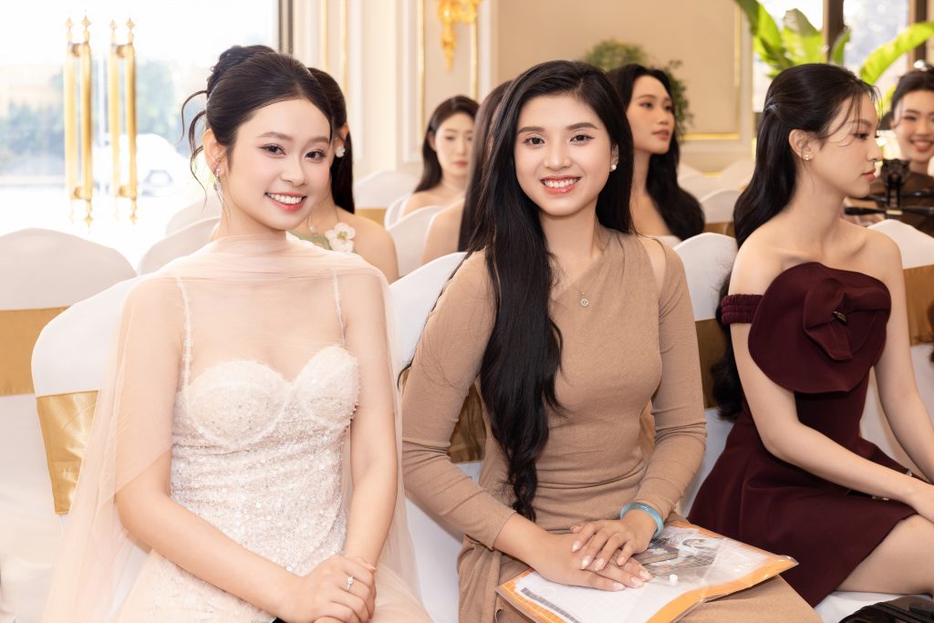 Gallery - Top 50 Miss World Vietnam 2025 chính thức lộ diện, gây sốt với trình độ ngoại ngữ và học vấn ấn tượng | Moli Star - image 2