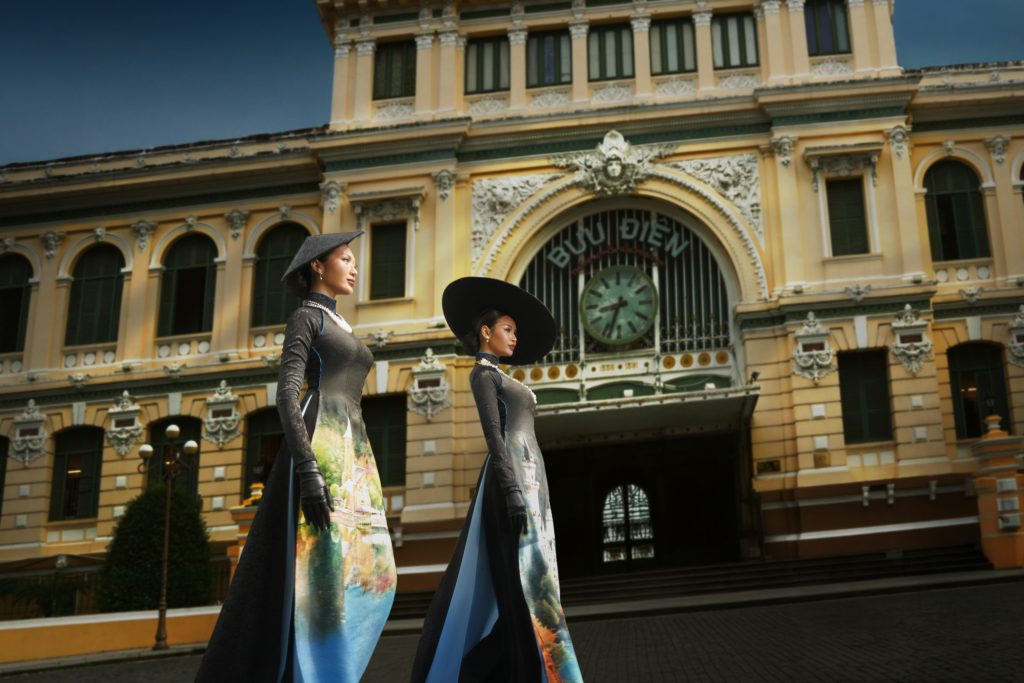 Gallery - Top 2 Miss Cosmo 2024 hóa “Cô Ba Sài Gòn”, quảng bá văn hóa Việt trước thềm khép lại nhiệm kỳ rực rỡ | Moli Star - image 5