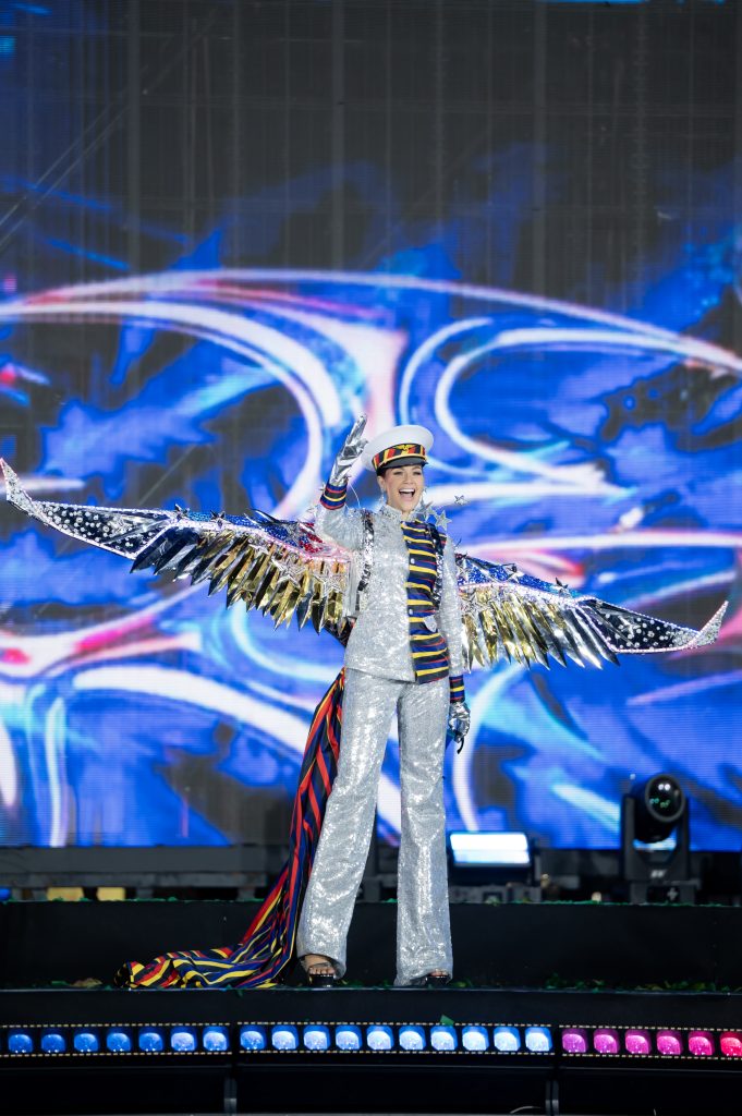 Gallery - Dàn mỹ nhân Miss Cosmo 2025 mang sắc màu Carnival lên sân khấu Lễ hội trà quốc tế 2025 | Moli Star - image 7