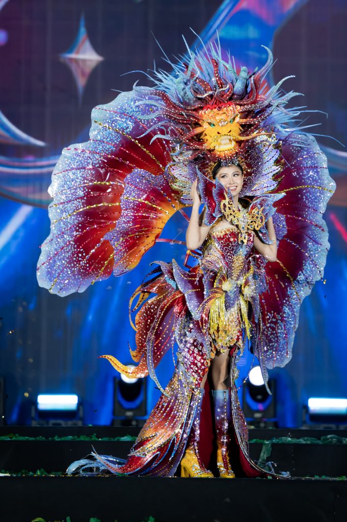 Gallery - Dàn mỹ nhân Miss Cosmo 2025 mang sắc màu Carnival lên sân khấu Lễ hội trà quốc tế 2025 | Moli Star - image 8