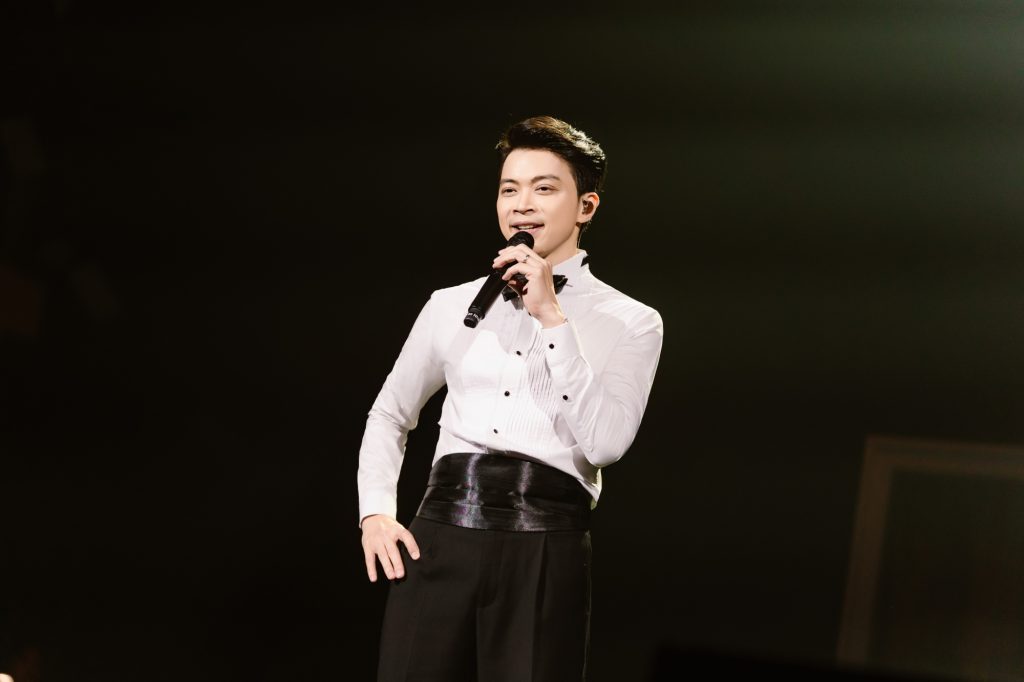 Gallery - Hương Tràm “đốt cháy” sân khấu, NSND Tấn Minh, Hoàng Quyên hội ngộ Lân Nhã tại “NHÃ CONCERT” | Moli Star - image 2