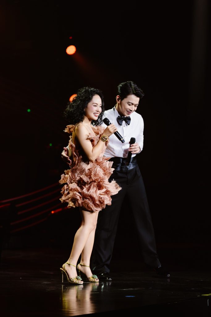 Gallery - Hương Tràm “đốt cháy” sân khấu, NSND Tấn Minh, Hoàng Quyên hội ngộ Lân Nhã tại “NHÃ CONCERT” | Moli Star - image 3