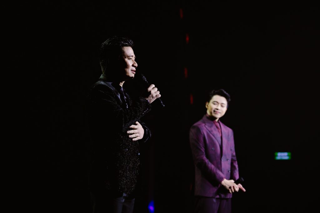 Gallery - Hương Tràm “đốt cháy” sân khấu, NSND Tấn Minh, Hoàng Quyên hội ngộ Lân Nhã tại “NHÃ CONCERT” | Moli Star - image 4