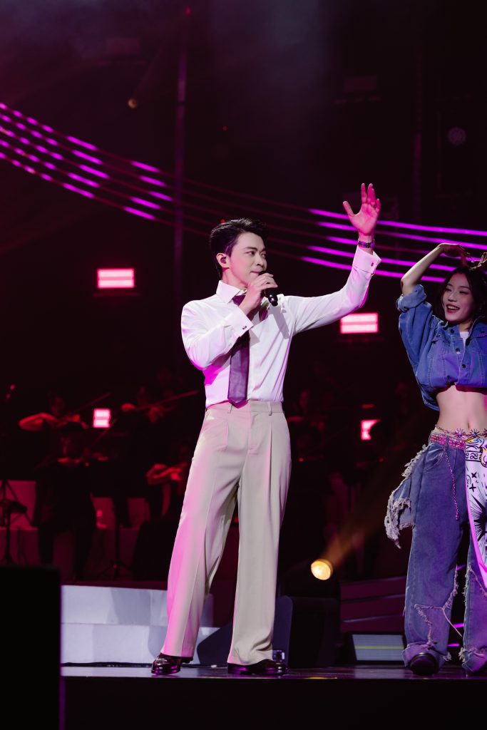 Gallery - Hương Tràm “đốt cháy” sân khấu, NSND Tấn Minh, Hoàng Quyên hội ngộ Lân Nhã tại “NHÃ CONCERT” | Moli Star - image 8